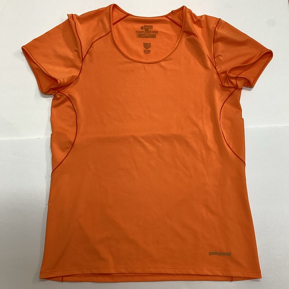 Patagonia Common Thread Short Sleeve Athletic Shirt women’s Medium Top Orange.